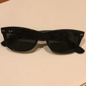 Ray-ban new wayfarer sunglasses